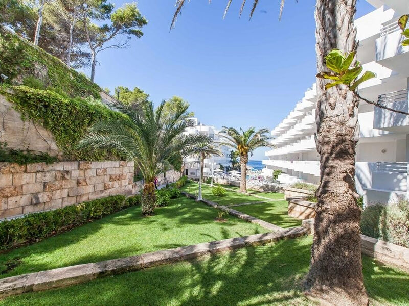 Fergus Style Cala Blanca Suites