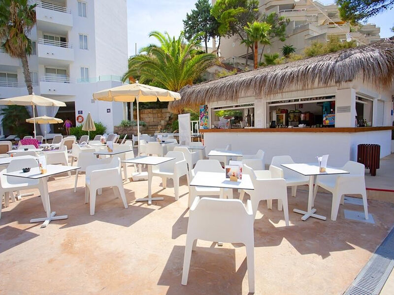 Fergus Style Cala Blanca Suites