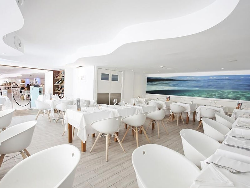 Fergus Style Cala Blanca Suites
