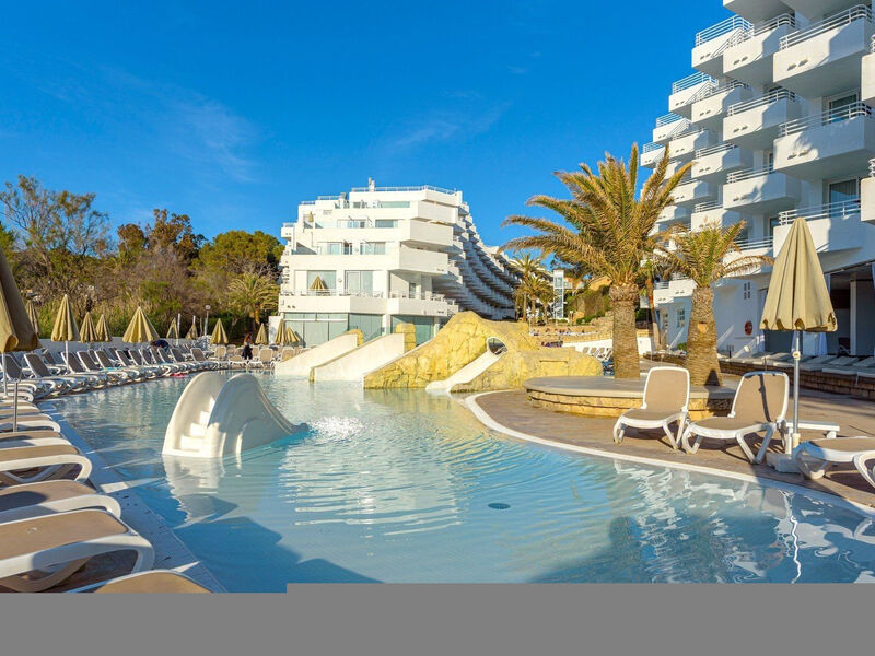 Fergus Style Cala Blanca Suites