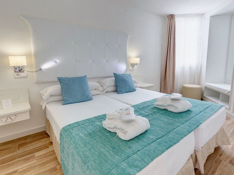 Fergus Style Cala Blanca Suites