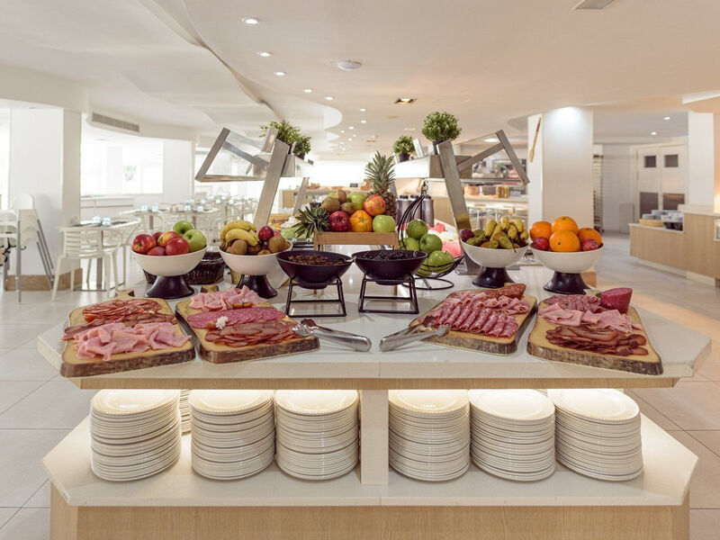 Fergus Style Cala Blanca Suites