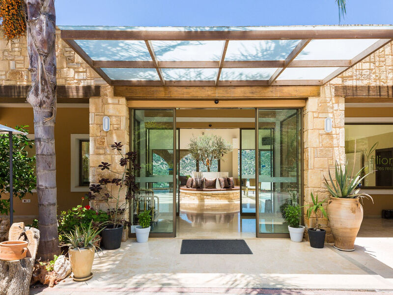 Filion Suites Resort & Spa