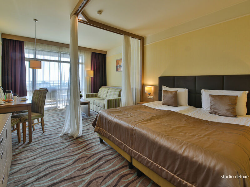 Flamingo Grand