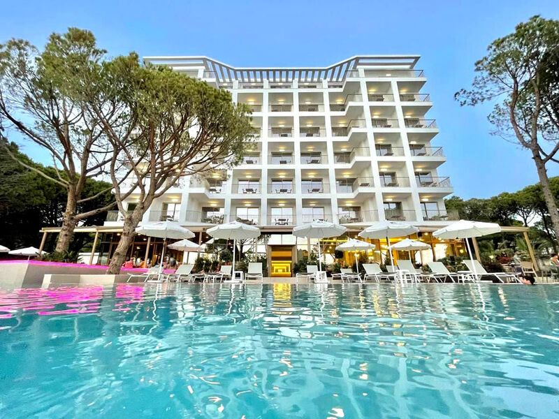 Fllad Resort