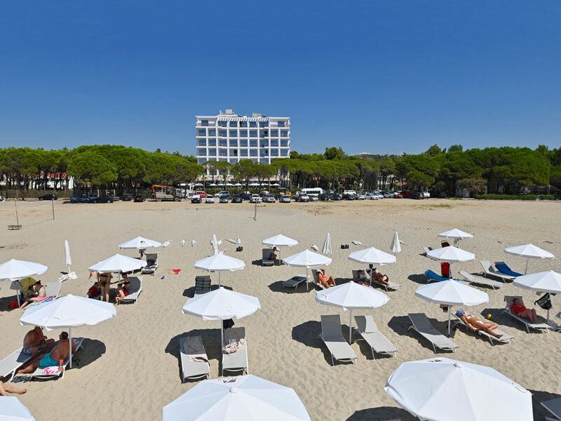 Fllad Resort