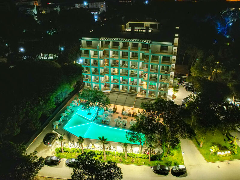 Fllad Resort