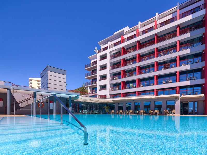 Four Views Monumental Lido