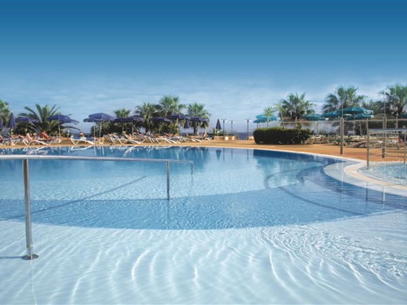 Four Views Oasis