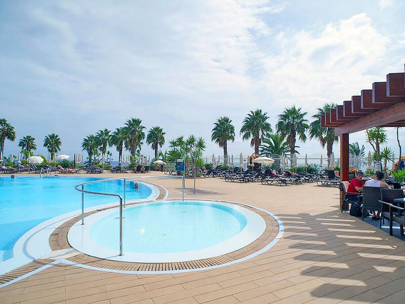 Hotel Four Views Oasis