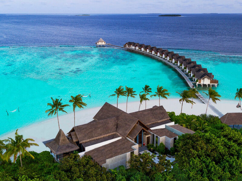 Furaveri Island Resort & Spa