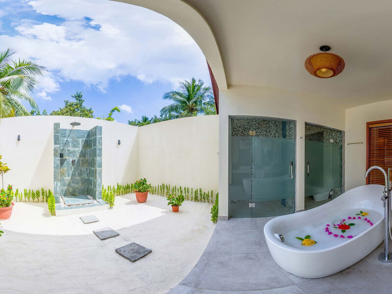 Furaveri Island Resort & Spa