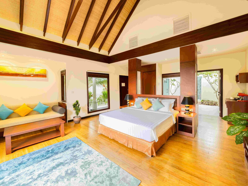 Furaveri Island Resort & Spa