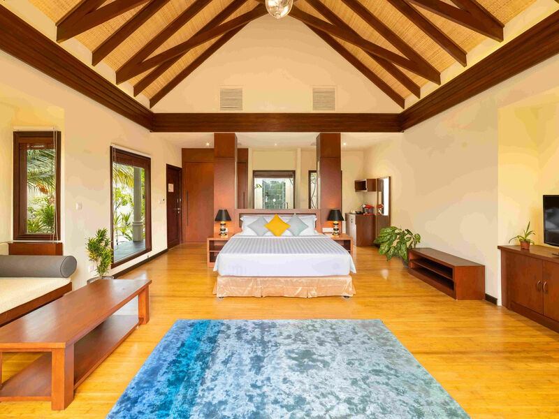 Furaveri Island Resort & Spa
