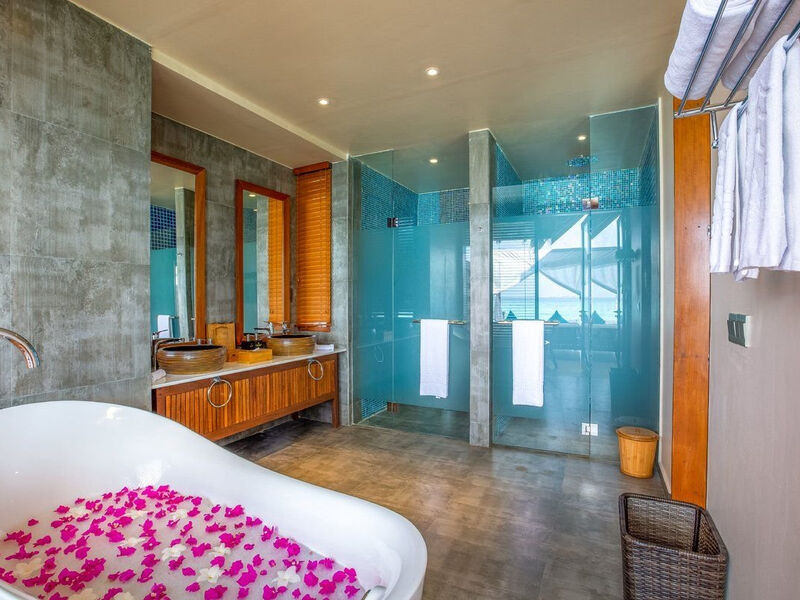 Furaveri Island Resort & Spa