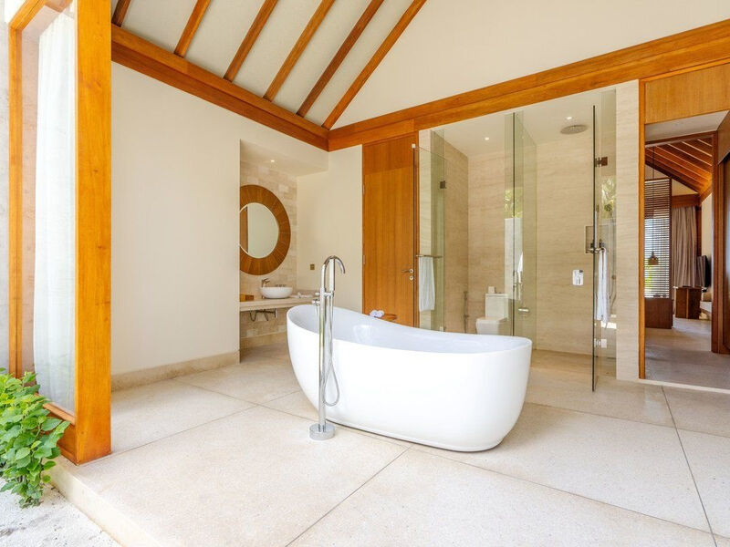 Furaveri Island Resort & Spa