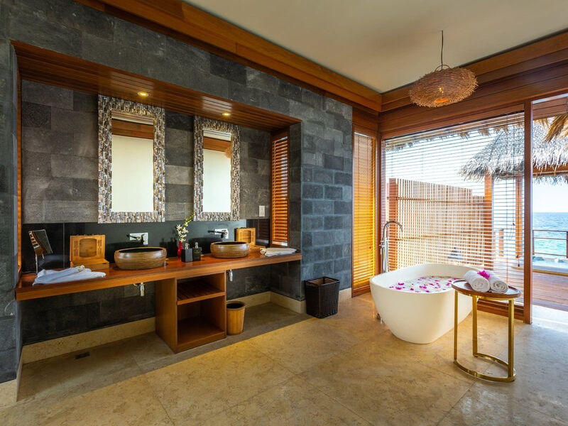 Furaveri Island Resort & Spa