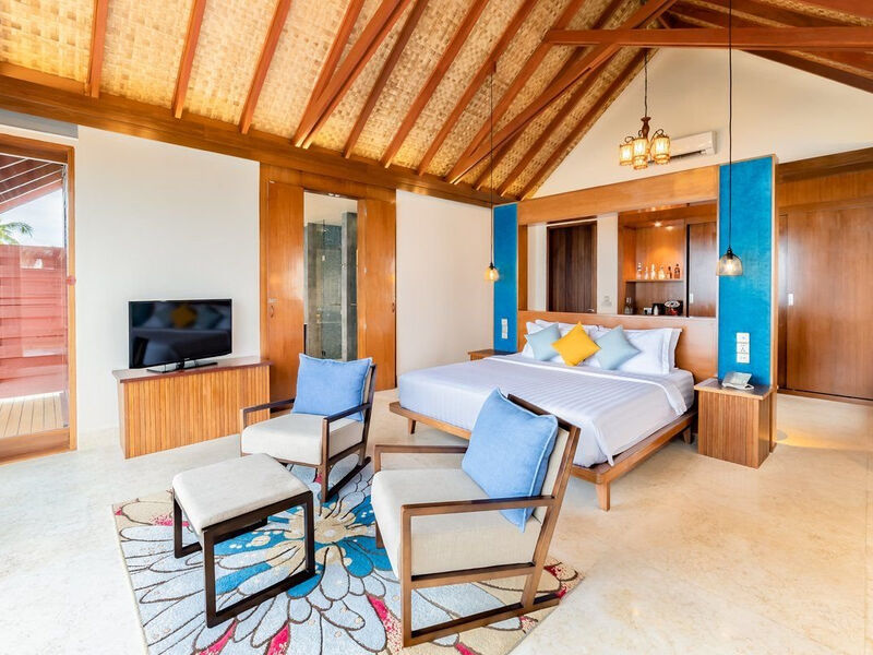 Furaveri Island Resort & Spa