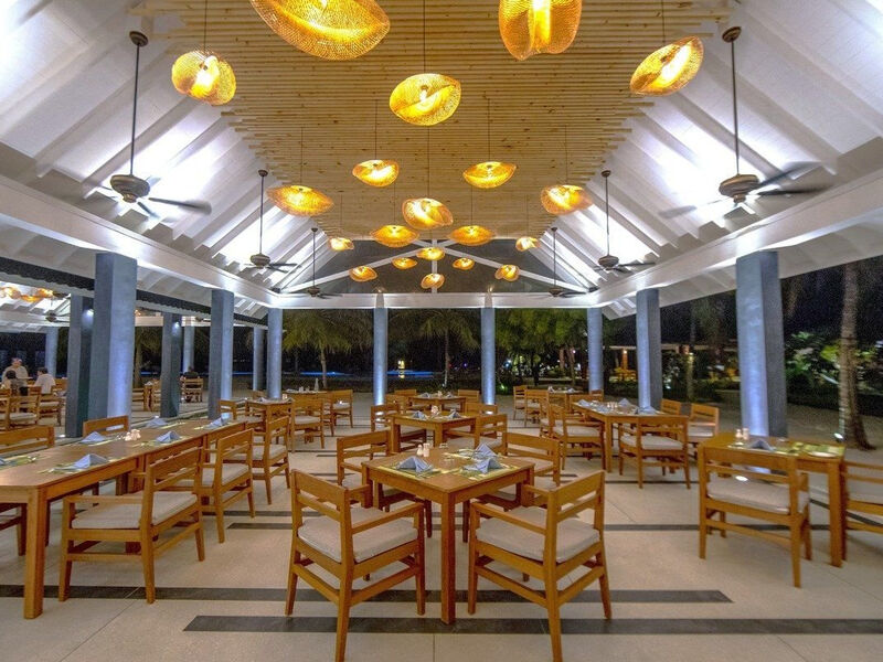 Furaveri Island Resort & Spa