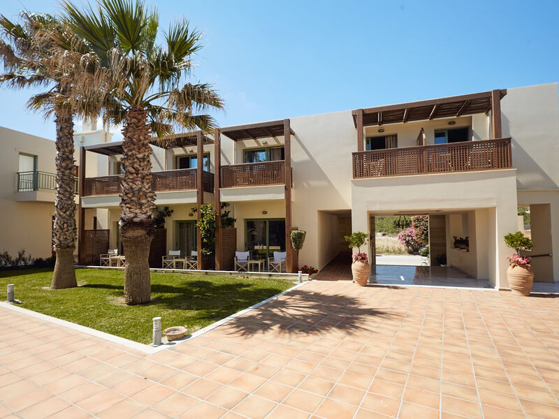 Giannoulis Grand Bay Beach Resort