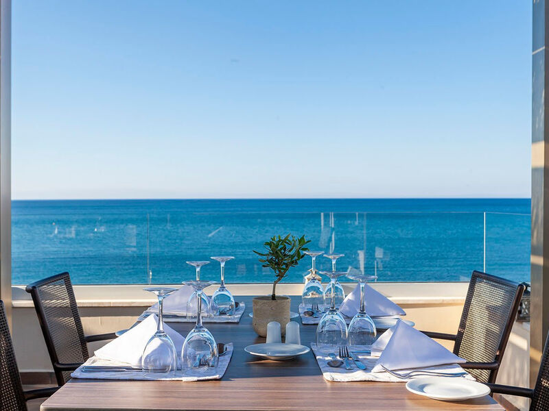 Giannoulis Grand Bay Beach Resort