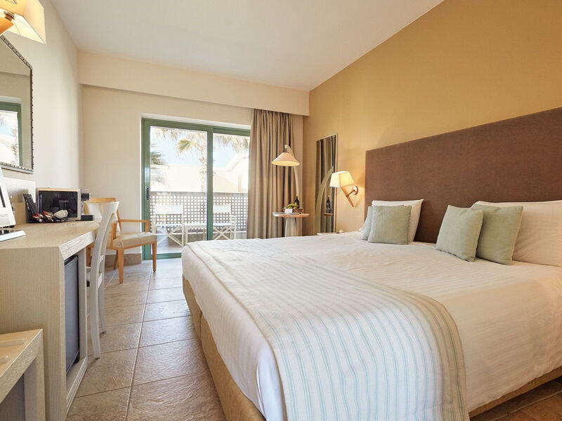 Giannoulis Grand Bay Beach Resort