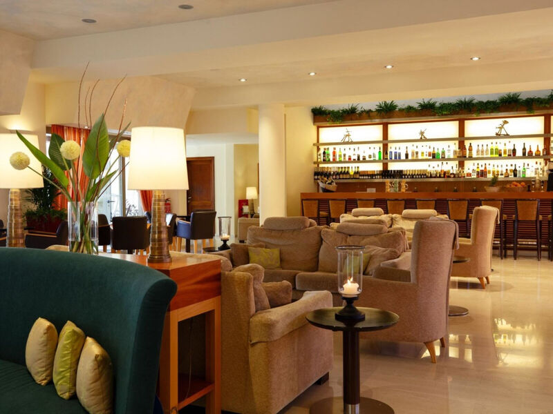 Giannoulis Santa Marina Plaza