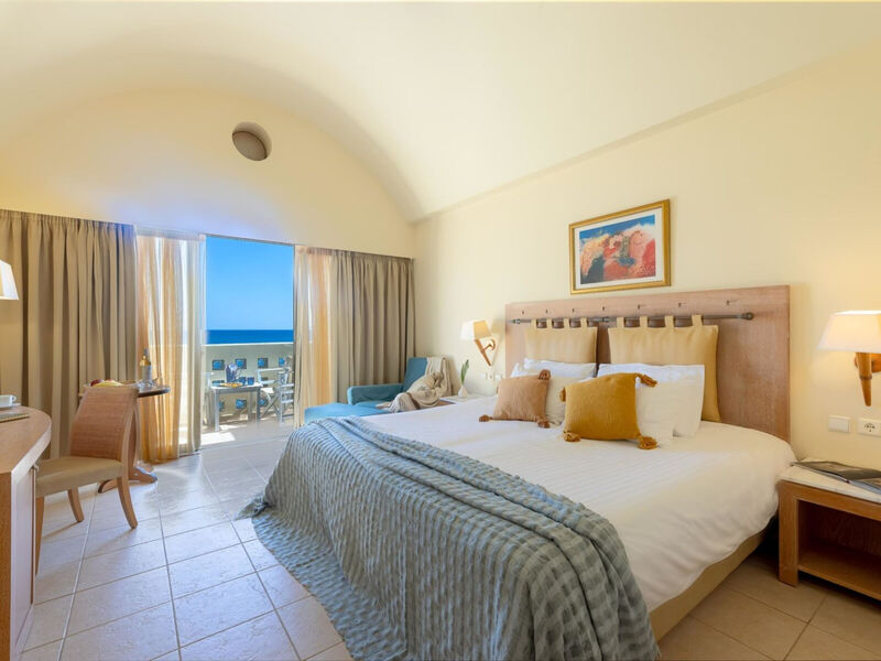 Giannoulis Santa Marina Plaza