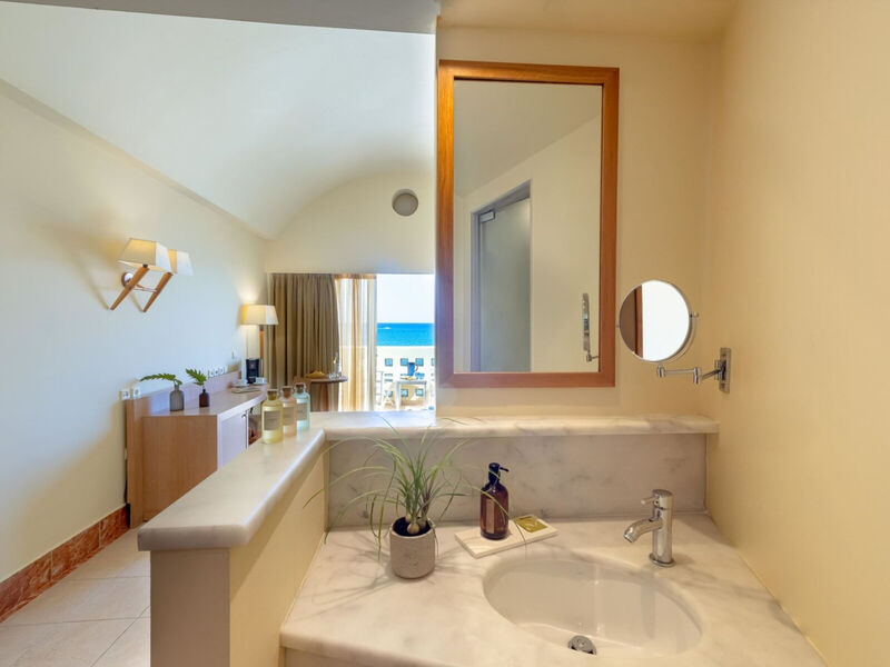 Giannoulis Santa Marina Plaza