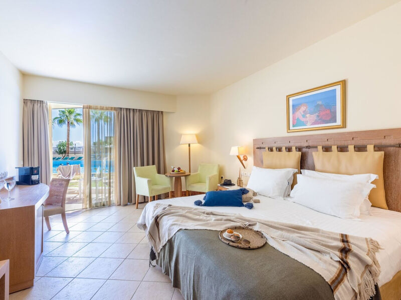 Giannoulis Santa Marina Plaza