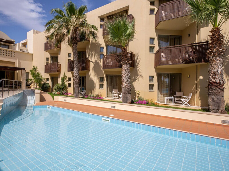 Giannoulis Santa Marina Plaza