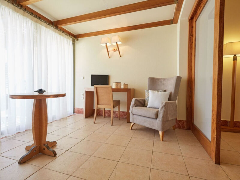 Giannoulis Santa Marina Plaza