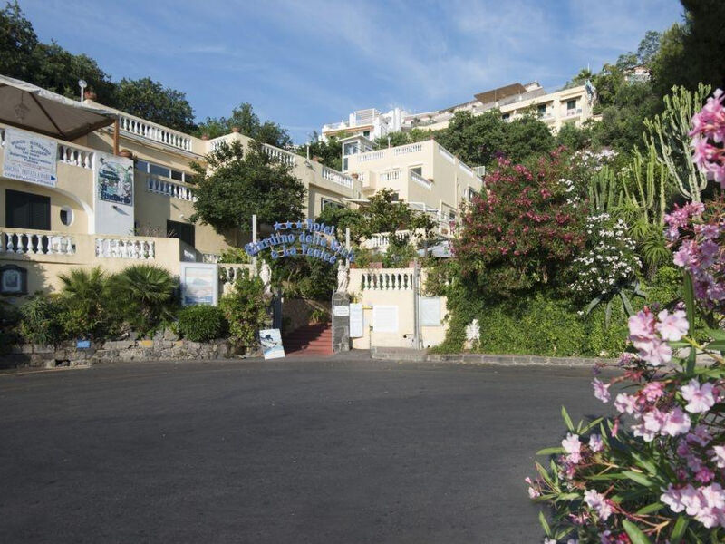 Giardino Delle Ninfe E La Fenice