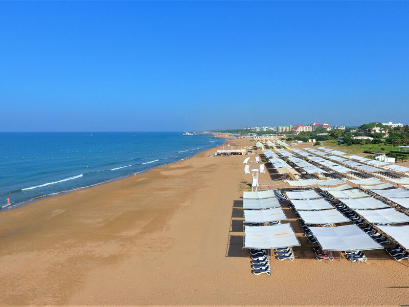 Glamour Resort & Spa