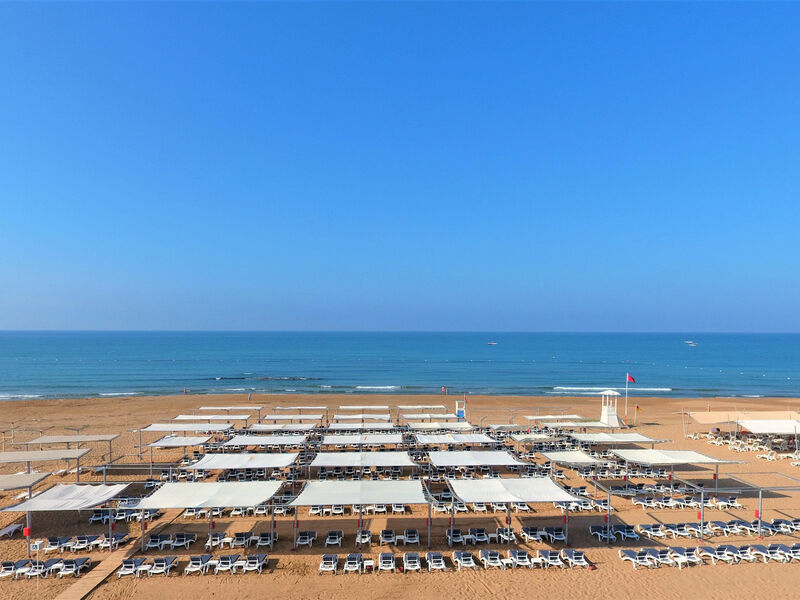 Glamour Resort & Spa