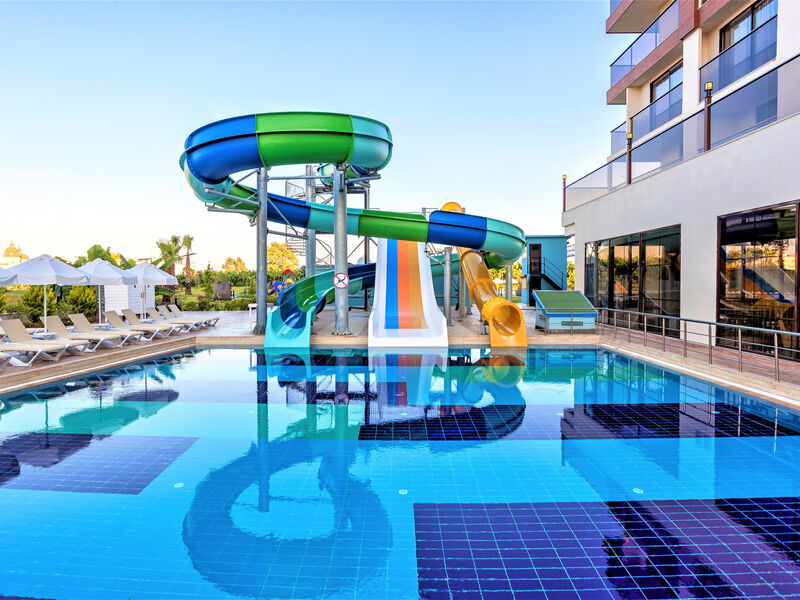 Glamour Resort & Spa