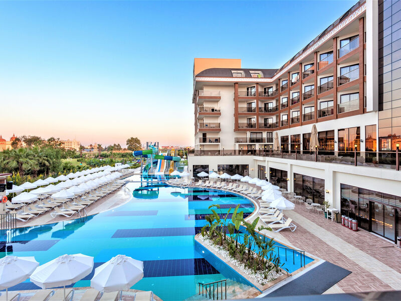 Glamour Resort & Spa