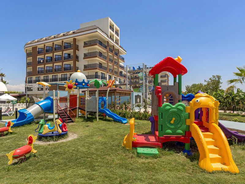 Glamour Resort & Spa
