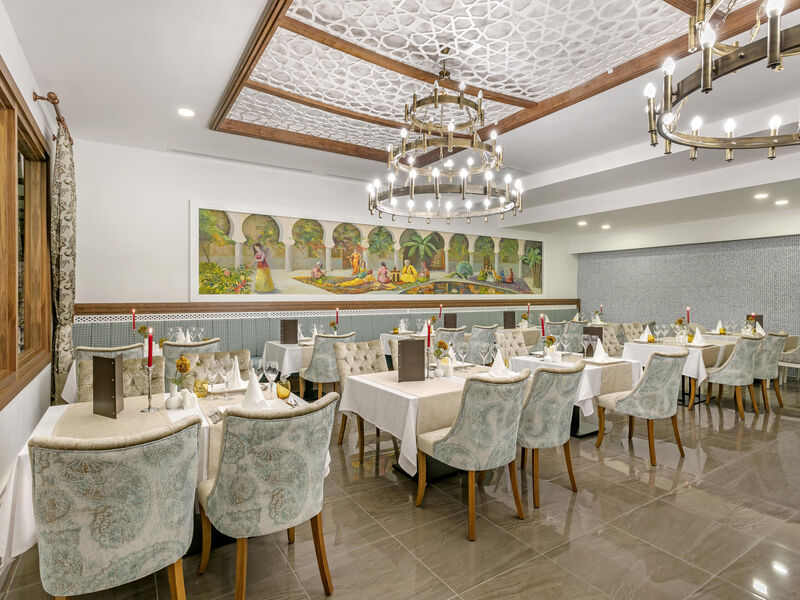 Glamour Resort & Spa