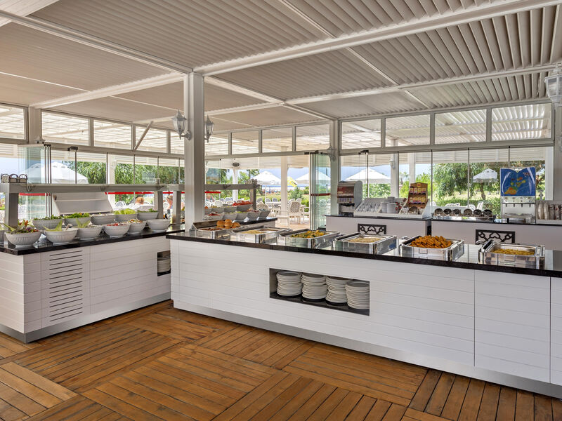 Glamour Resort & Spa