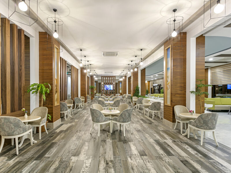 Glamour Resort & Spa