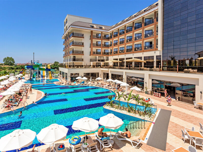 Glamour Resort & Spa
