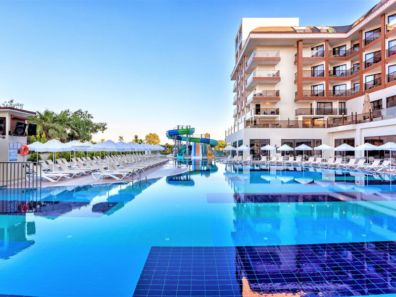 Glamour Resort & Spa