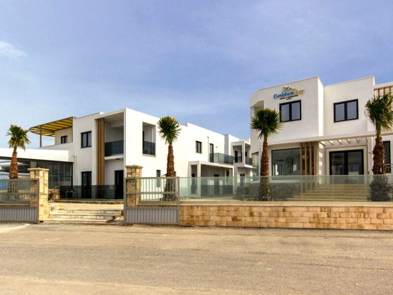 Golden Bay Hotel & Bungalows