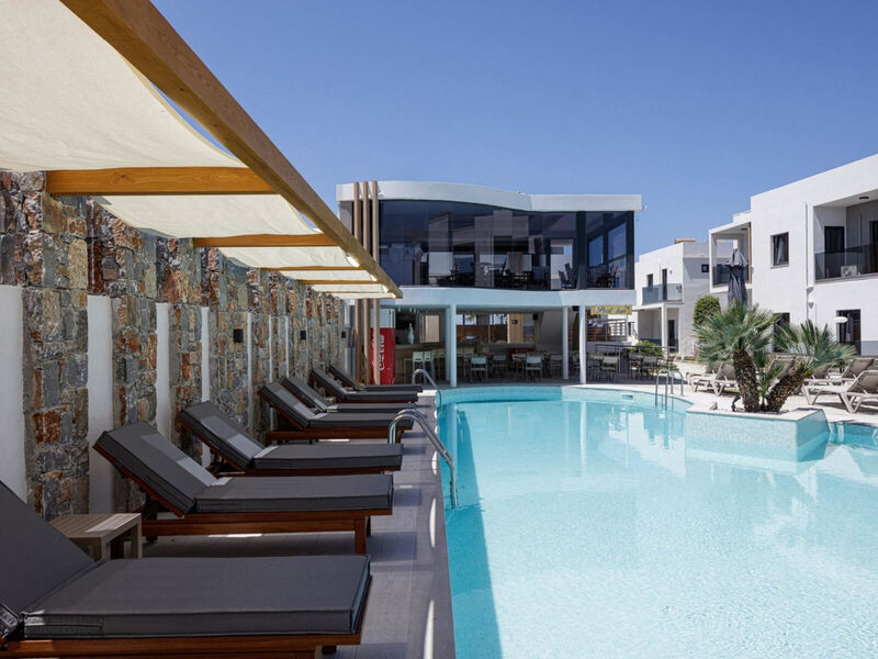 Golden Bay Hotel & Bungalows