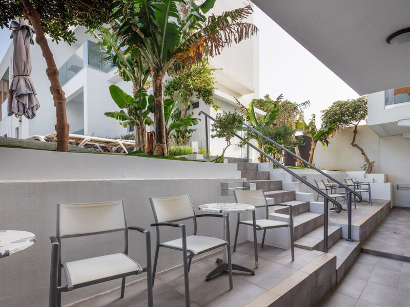 Golden Bay Hotel & Bungalows