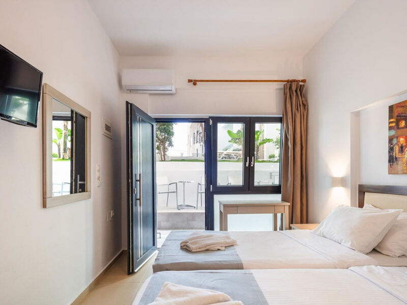 Golden Bay Hotel & Bungalows