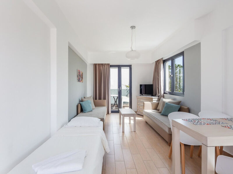 Golden Bay Hotel & Bungalows