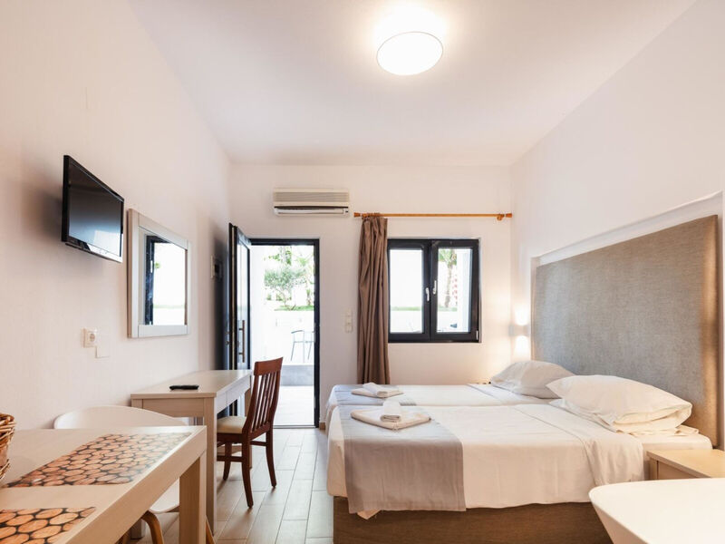 Golden Bay Hotel & Bungalows