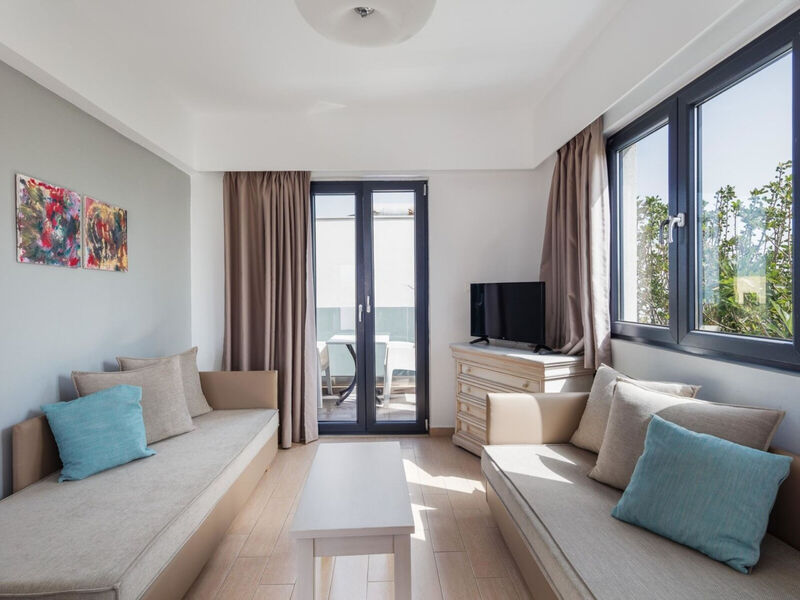 Golden Bay Hotel & Bungalows